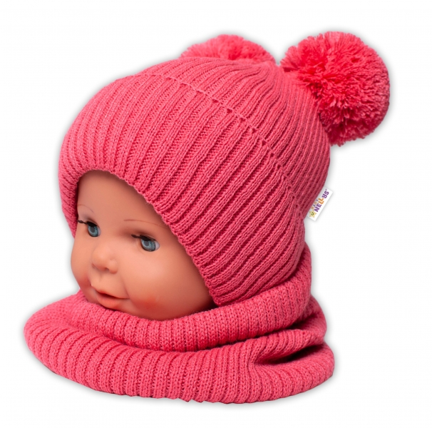 BABY NELLYS Zimná pletená čiapka + nákrčník – malina s brmbolcami