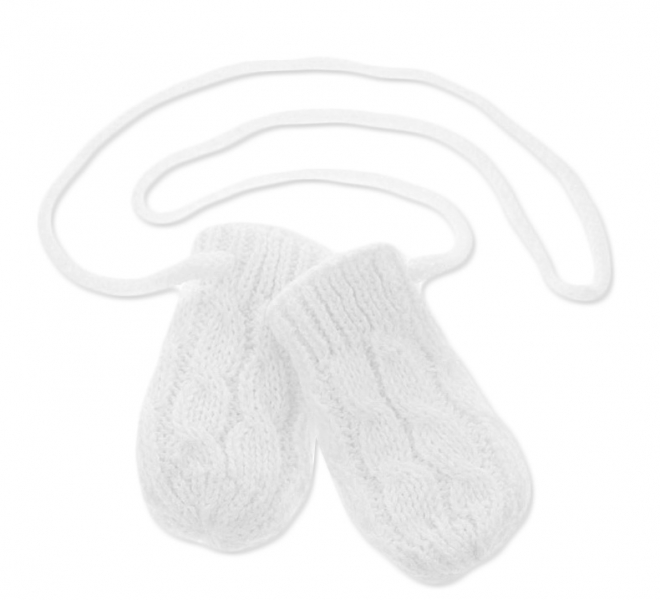 BABY NELLYS Zimné pletené dojčenské rukavičky so vzorom – biele